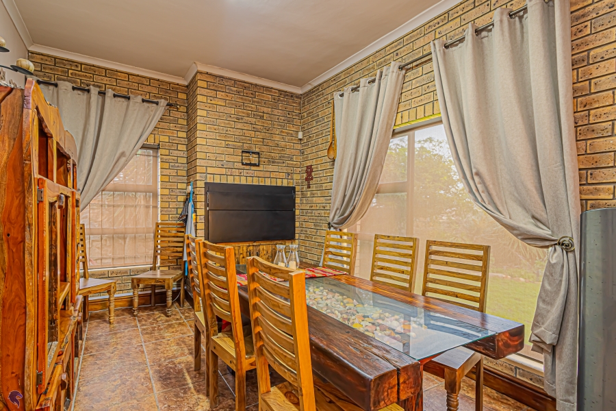 4 Bedroom Property for Sale in Myburgh Park Western Cape